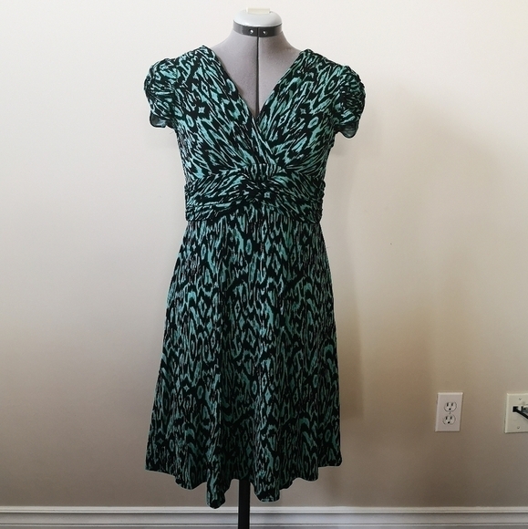 𝅺Nanette Lepore Green Animal Print Dress 6 - Picture 1 of 4